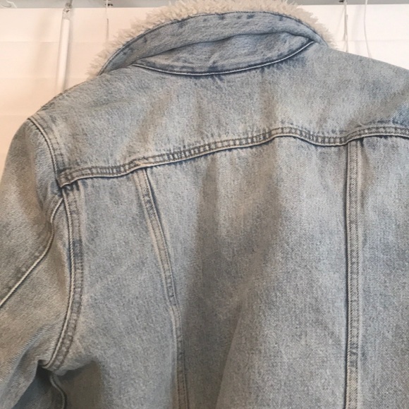 Levi’s Original Sherpa Denim Trucker Jacket - Picture 14 of 16